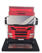 trofeu em metal e recortado com impressão colorida